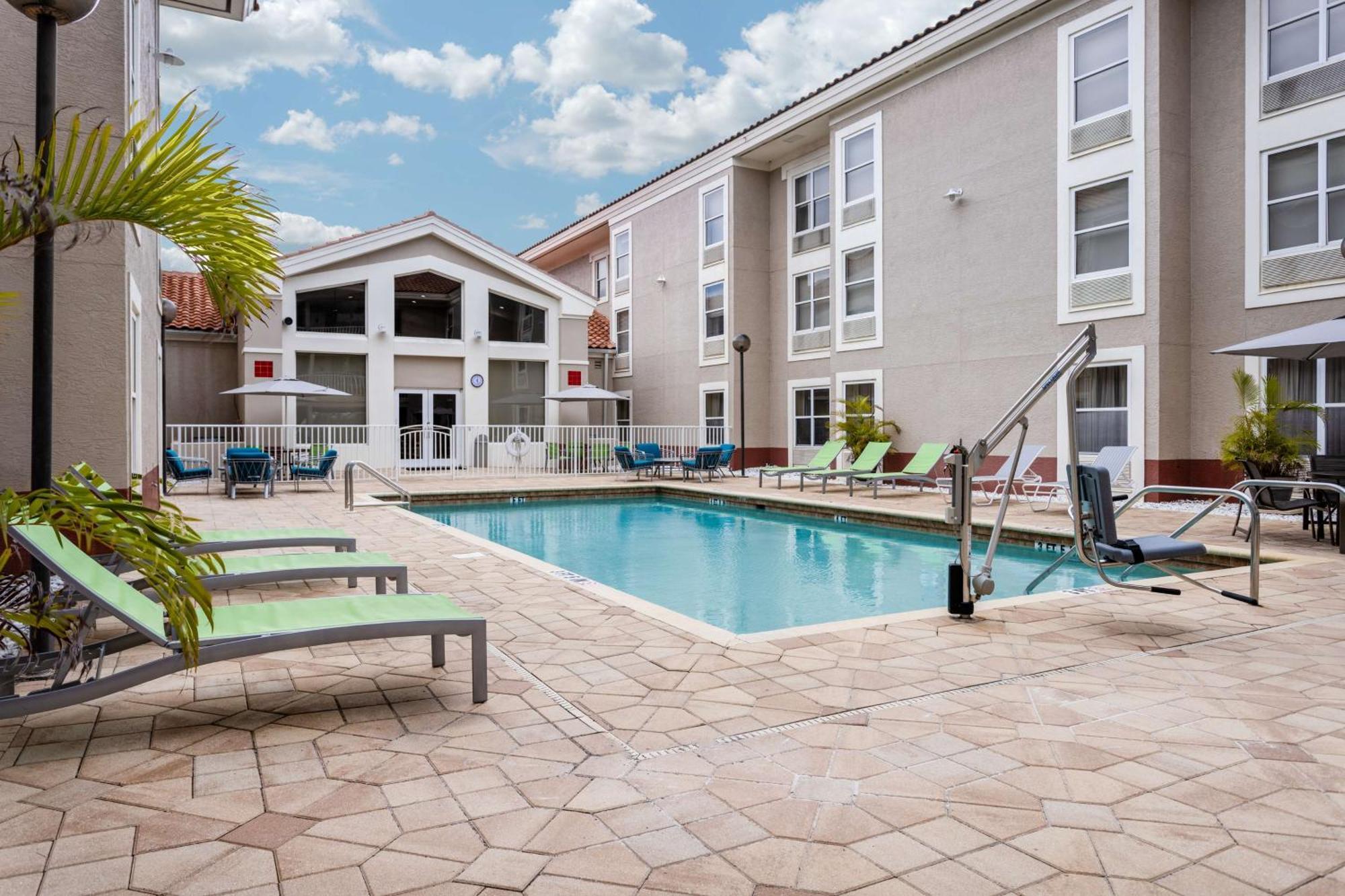 Hampton & Bayside South Sarasota Hotel 3*